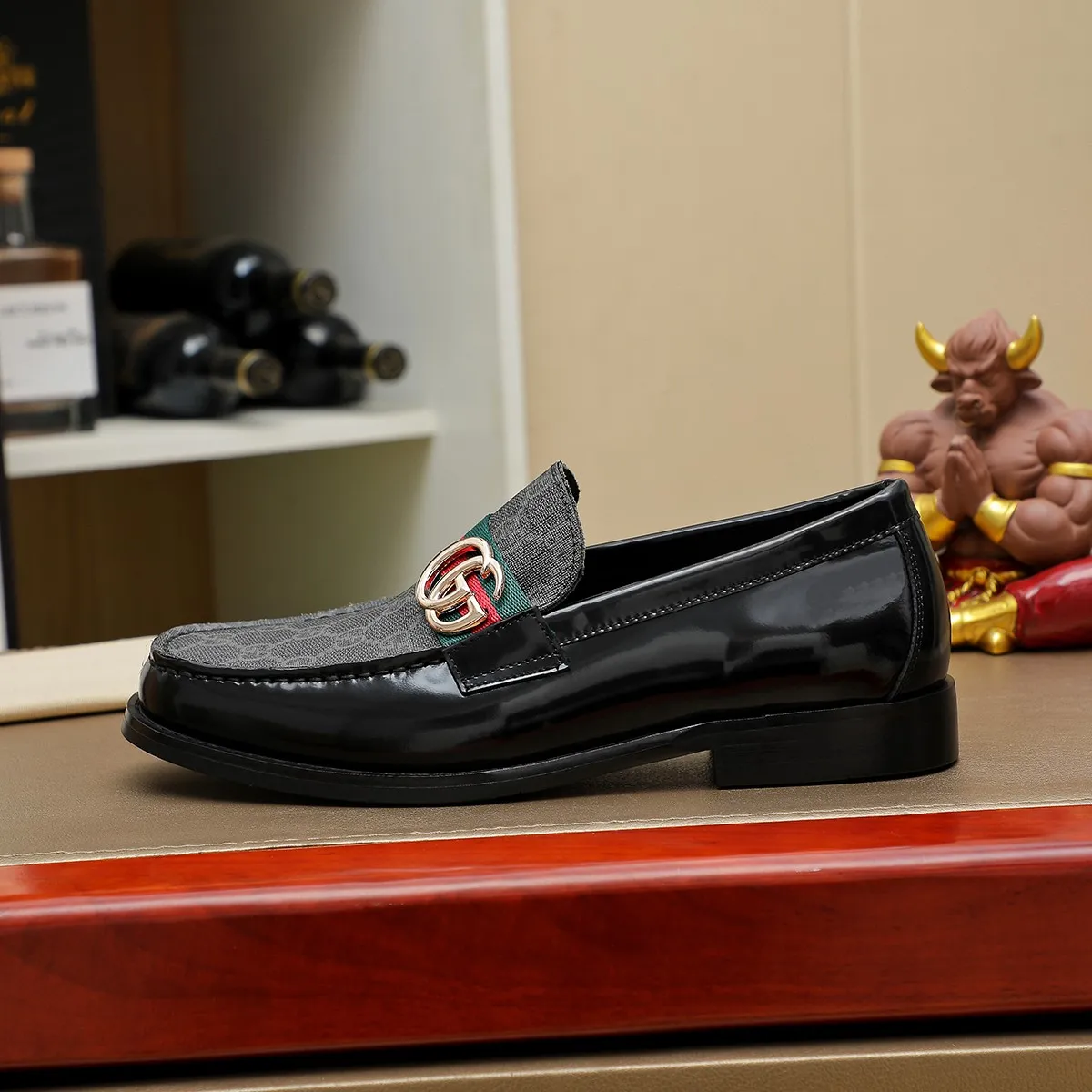 Men's men's shoes💰460💰💰Gucci official website men's business formal leather shoes updated💥Hong Kong counters synchronize new styles💥completely one-to-one replica shipment👍zero gap in counter quality 0⃣️made of imported cowhide on the outside+water-dyed🐂leather lining, color optional! Matching code 38-45